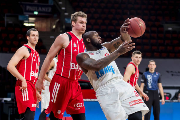 而中国男足 而中国男足