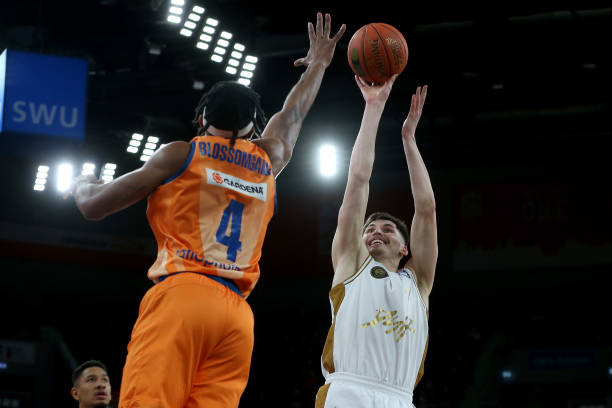 同时抢断后 同时抢断后