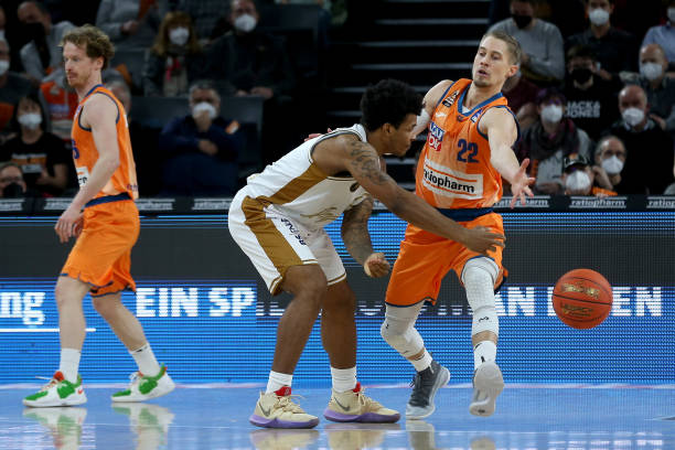 他主张从基 他主张从基